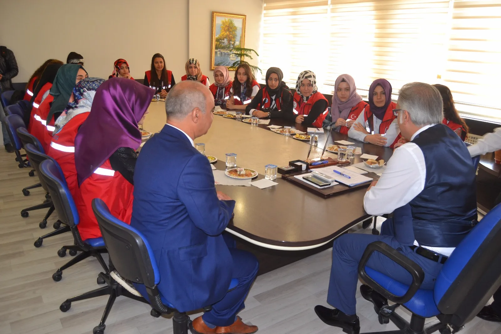 DAMLA GöNüLLüLERi AKÇA'YI ZiYARET ETTi