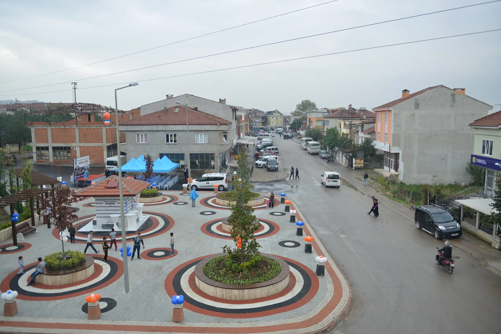 Akhisar Mahallesi'ne çeşmeli meydan