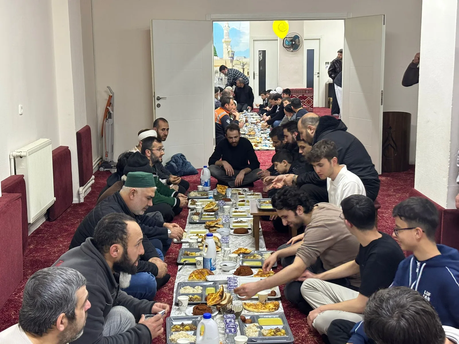 Kasım Efendi Derneği’nde ‘gönül iftarları’ başladı