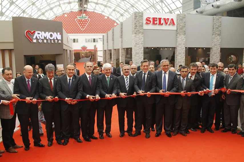Mobilya şov başladı