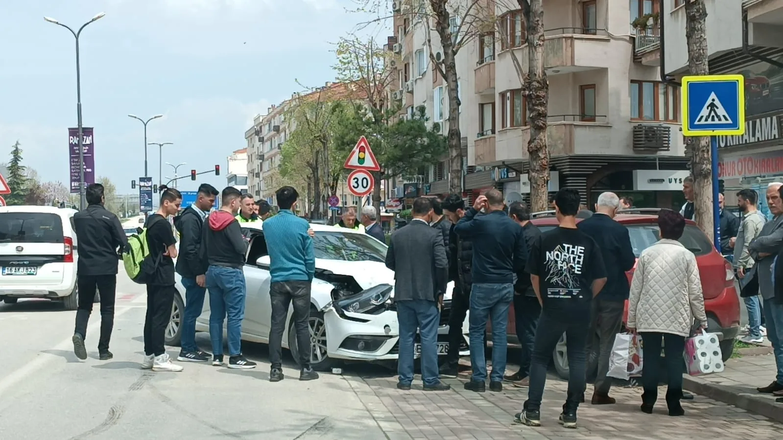 İnegöl'de 22 yaşındaki genç ölümden döndü