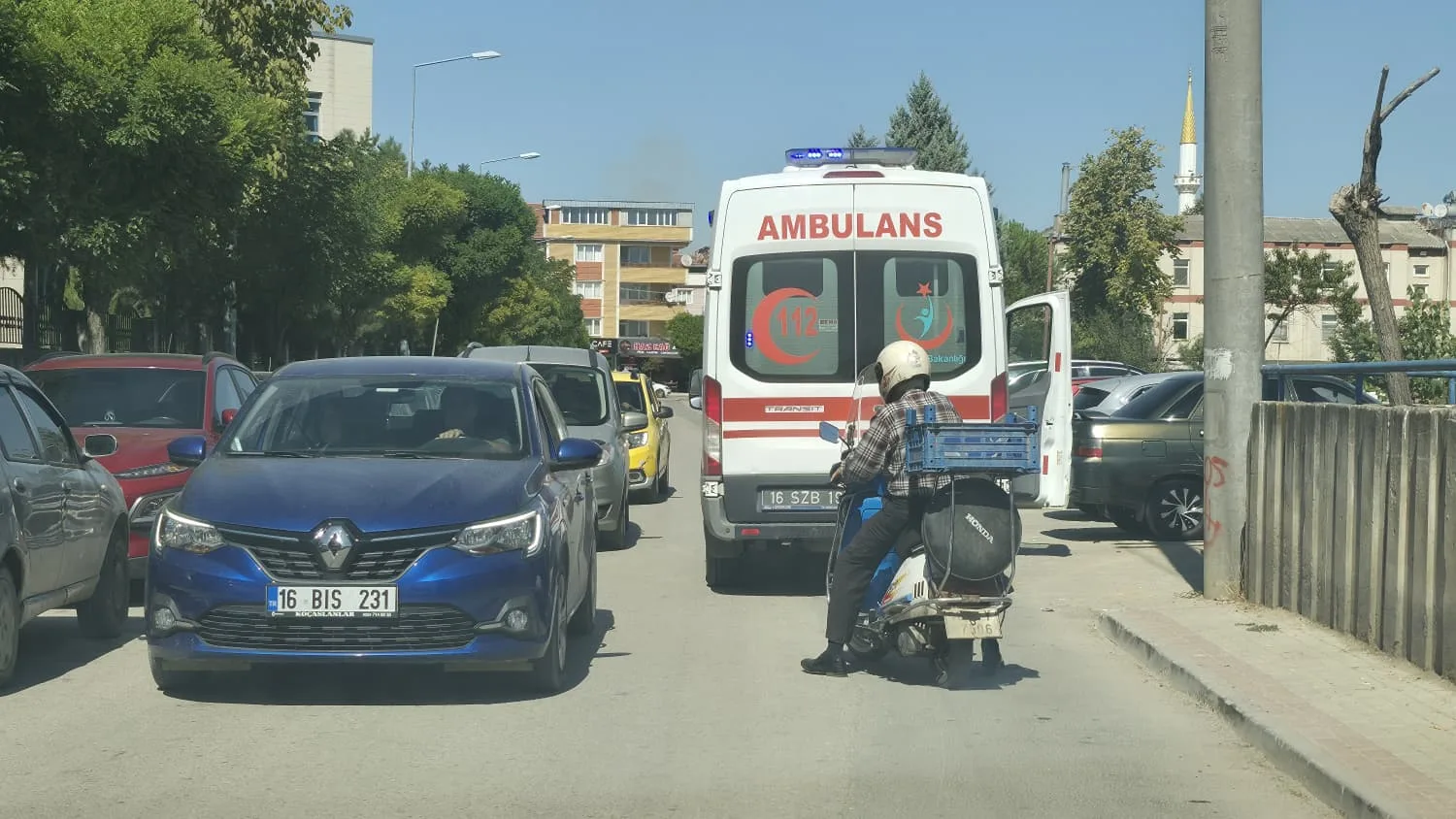 Kontrolden çıkıp devrildi