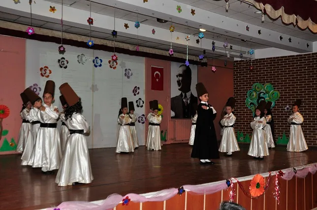 Okumayı öğrenince bayram yaptılar