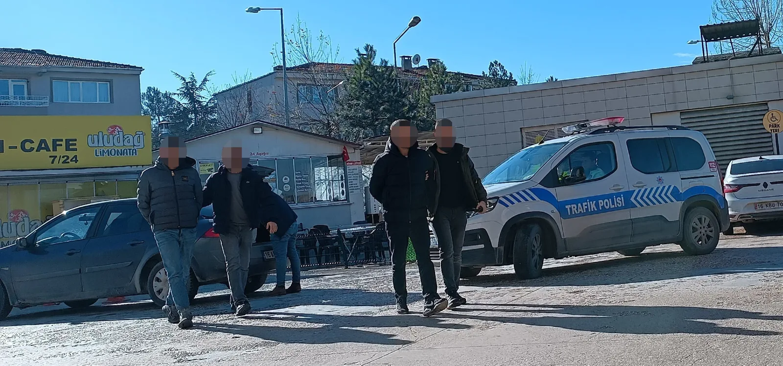 İnegöl'e kokain satmak için gelen 2 kişi gözaltına alındı