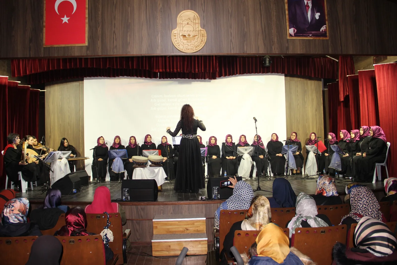 Kadınlar tasavvuf müziği korosundan gönülleri mest eden konser