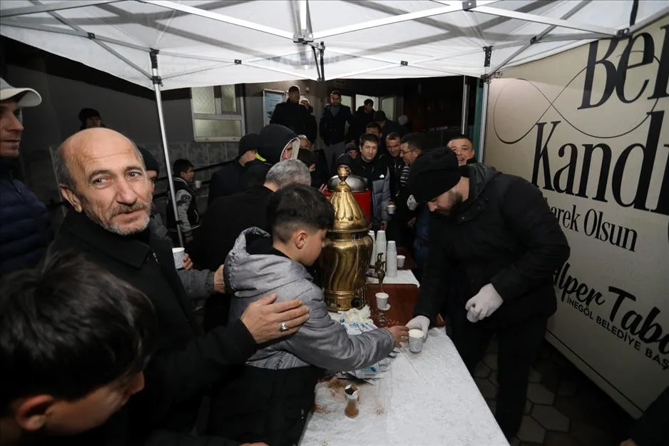 İnegöl Belediyesi’nden 2 Camide Kandil İkramı