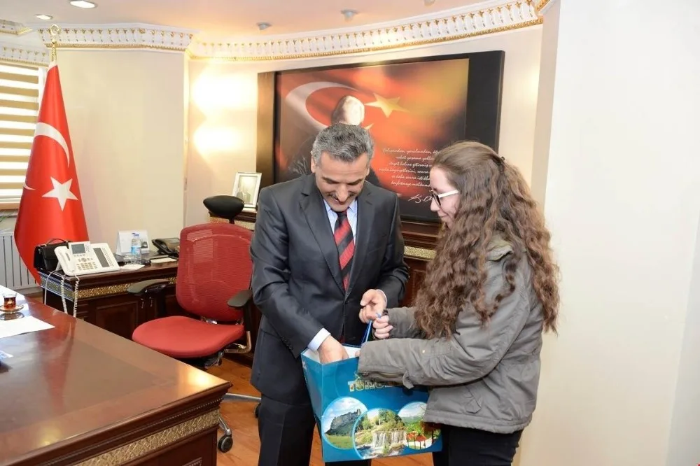 “15 Temmuz Demokrasi Zaferi” Yarışması Birincisine Ödül