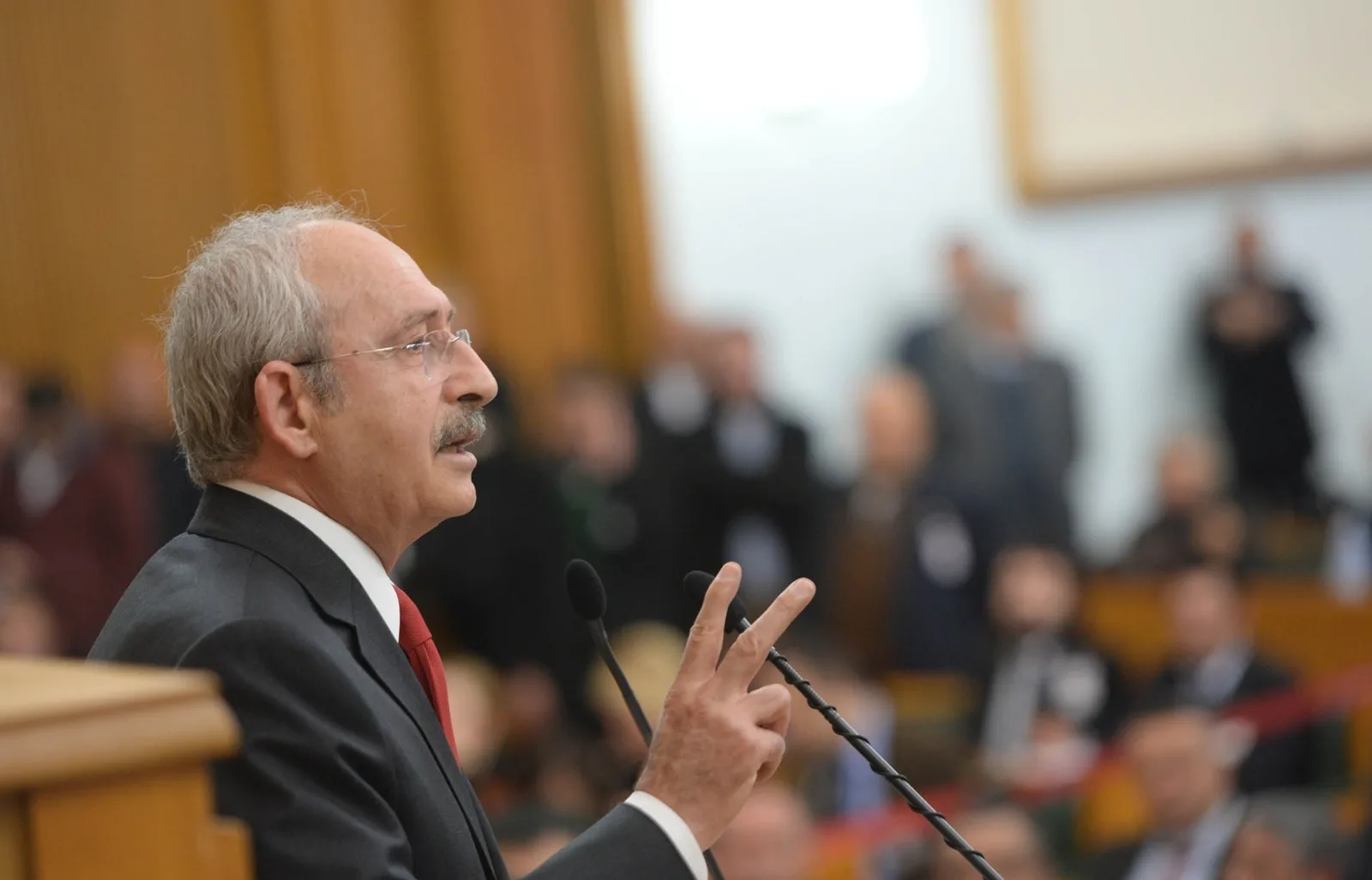 İKTİDAR YÜZÜ GÖREMEYECEĞİNİ ANLAYINCA İÇİNDEKİ KİN VE DÜŞMANLIĞI KUSTU