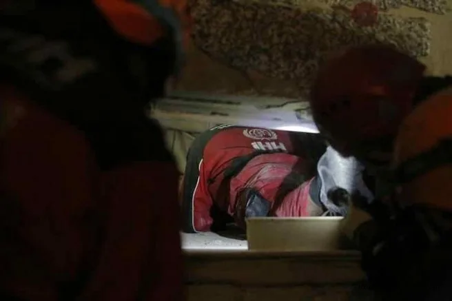 16 yaşındaki İnci'yi İnegöl ekibi kurtardı