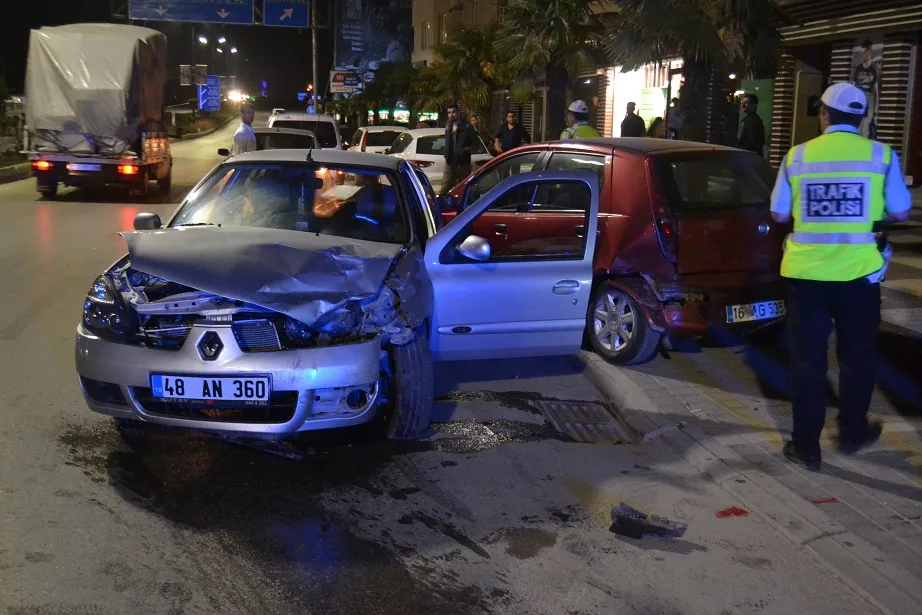 Kına konvoyunda kaza: 5 yaralı