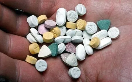 Bir tablet hap içip intihara kalkıştı