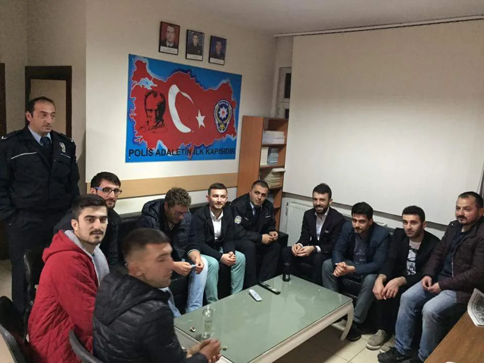 Ak gençlerden Polislere ziyaret