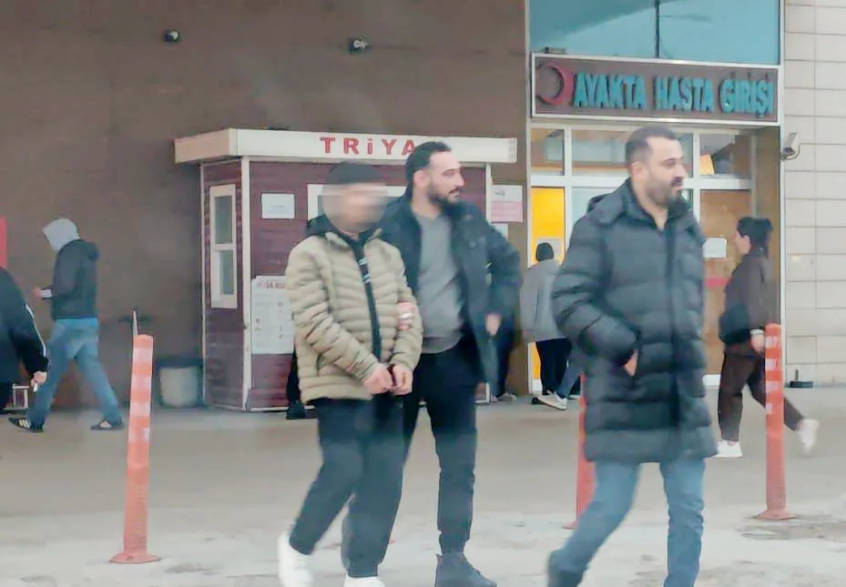 Silahlı saldırgan kahvaltı yaparken yakalandı