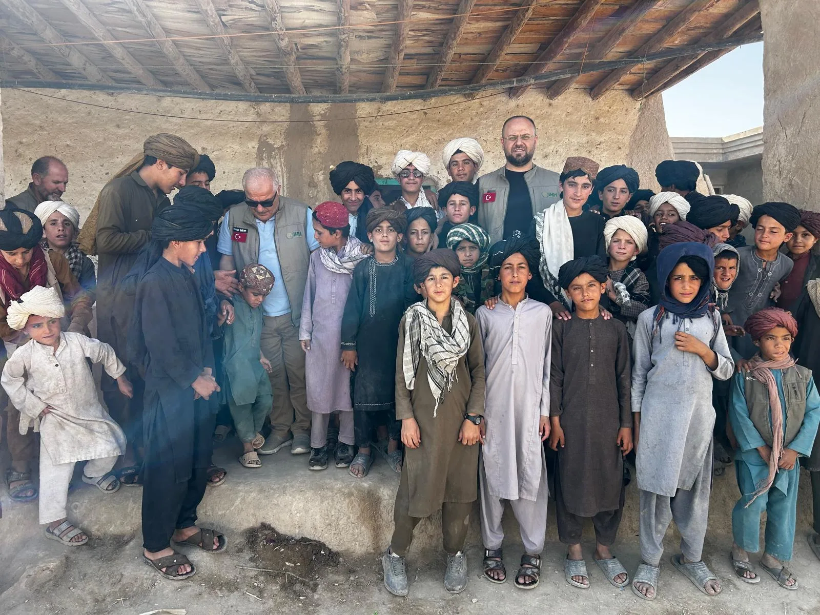 İnegöl İHH’dan Afganistan’da yardım ve açılış programı