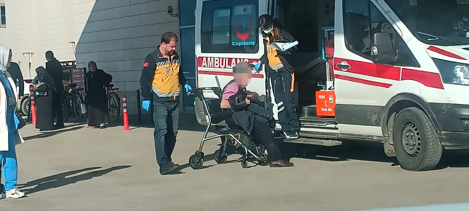 Yaşlı çift ölümden döndü