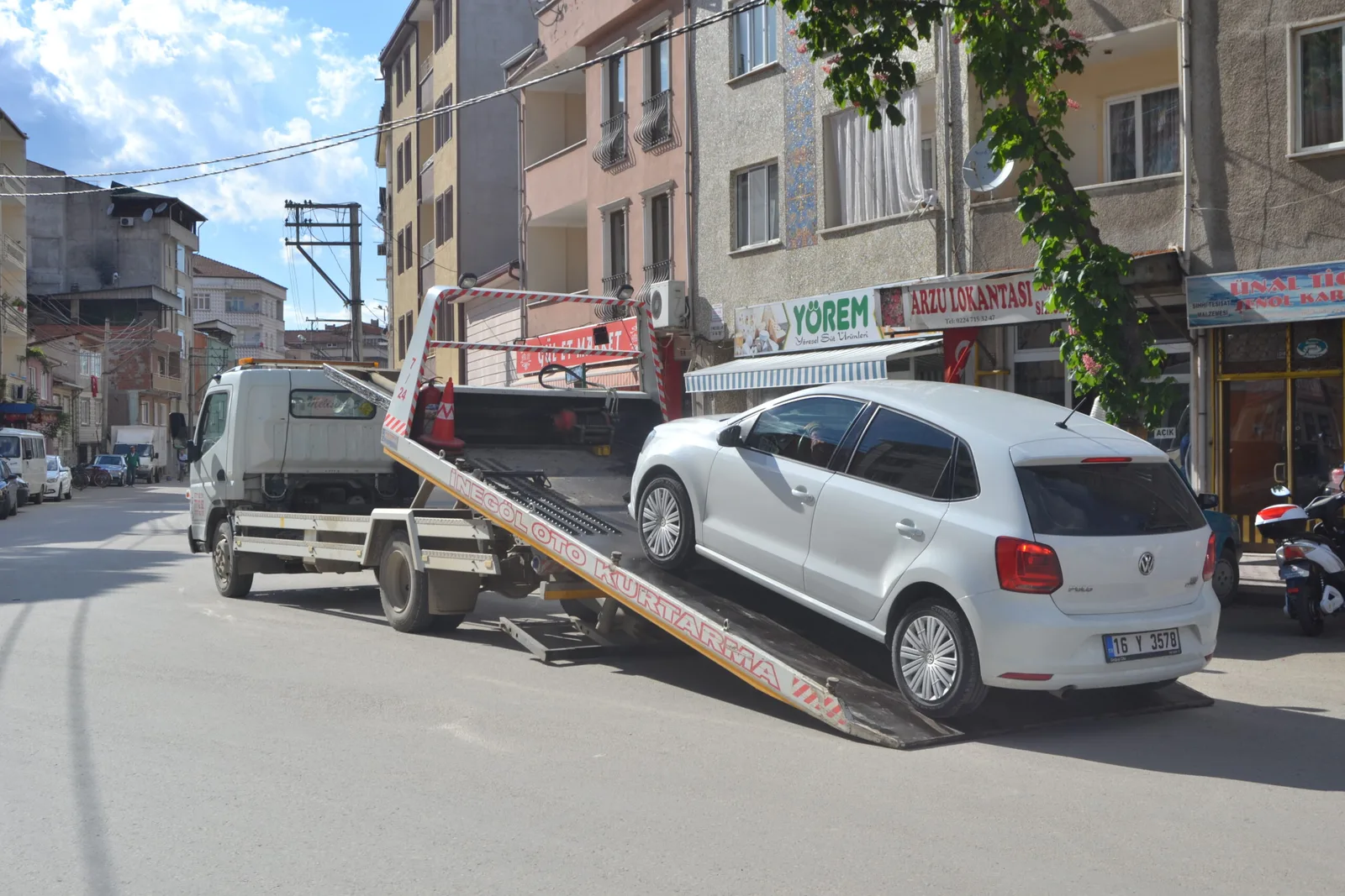 Araç içerisinde uyuşturucu madde bulundu