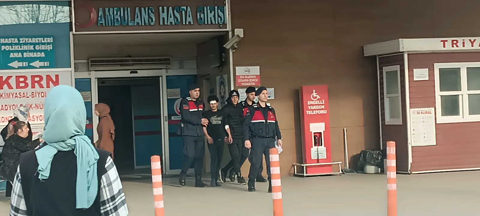 Hem dayak yediler hem de sınır dışı edildiler