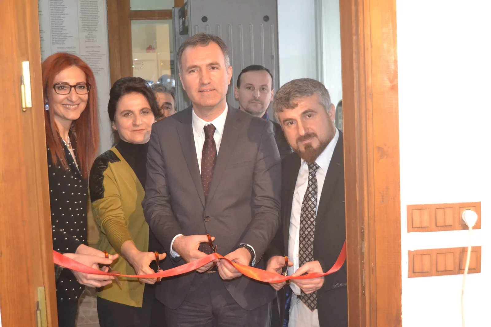 İMYO'lulardan geri dönüşüm giysi sergisi