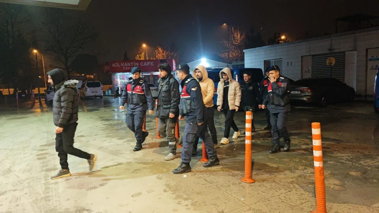 Kaçak göçmenler tek tek yakalanıyor