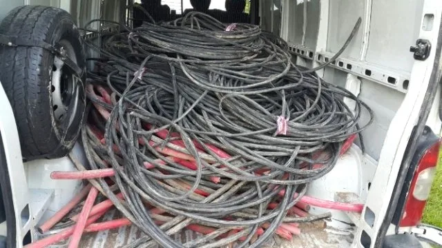 Kablo hırsızları İnegöl’de yakalandı