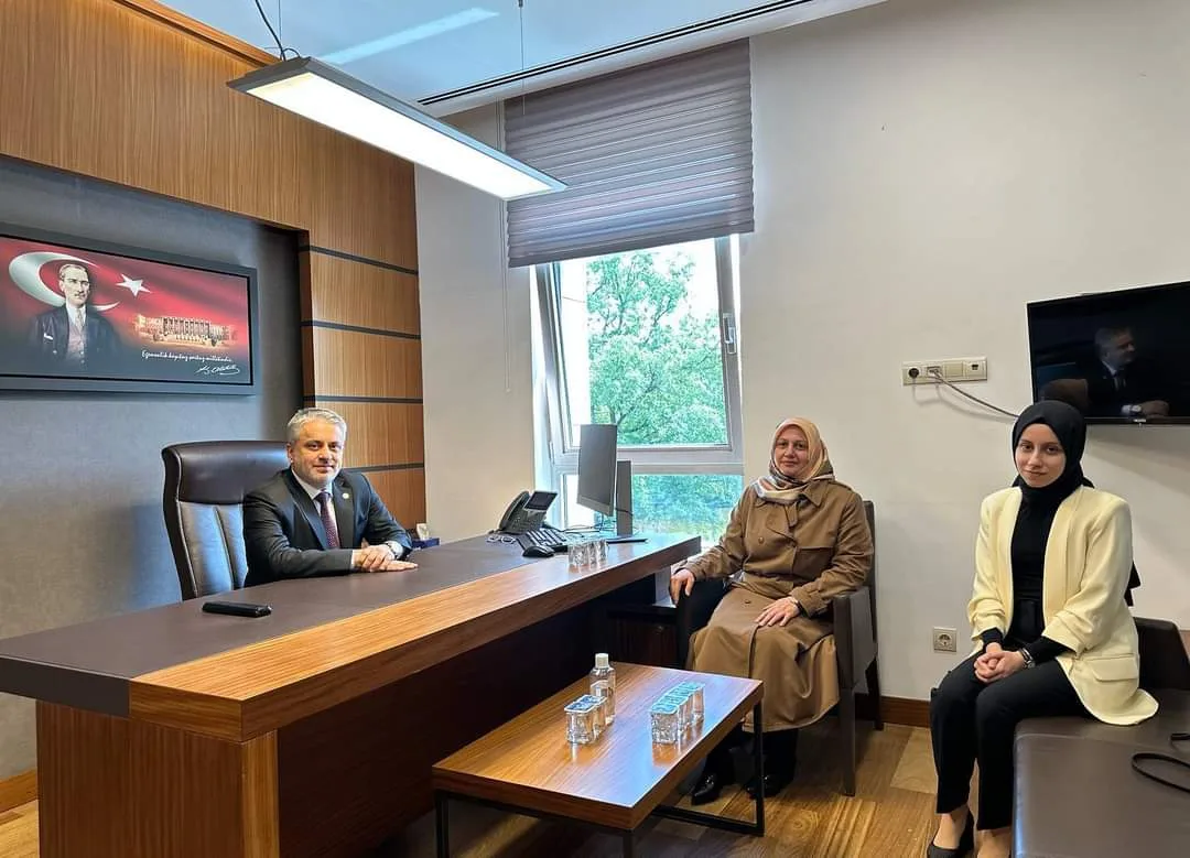 TBMM'ye kaydını yaptıran Salman, ilk misafirlerini ağırladı