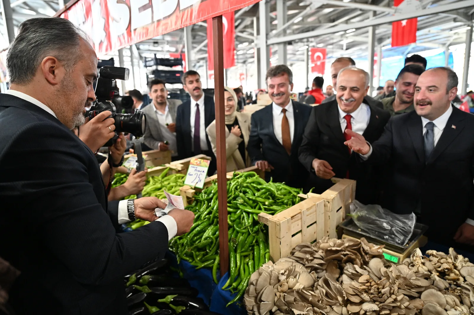 Yenişehir’de konforlu alışveriş dönemi başladı