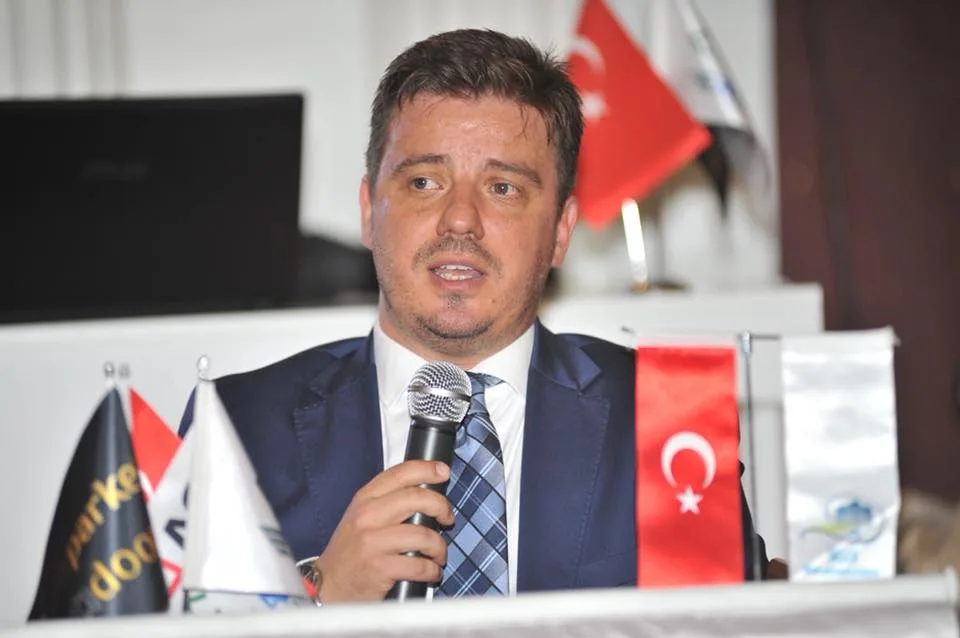 Müteahhitlerin tepkisi zammı geri çektirdi