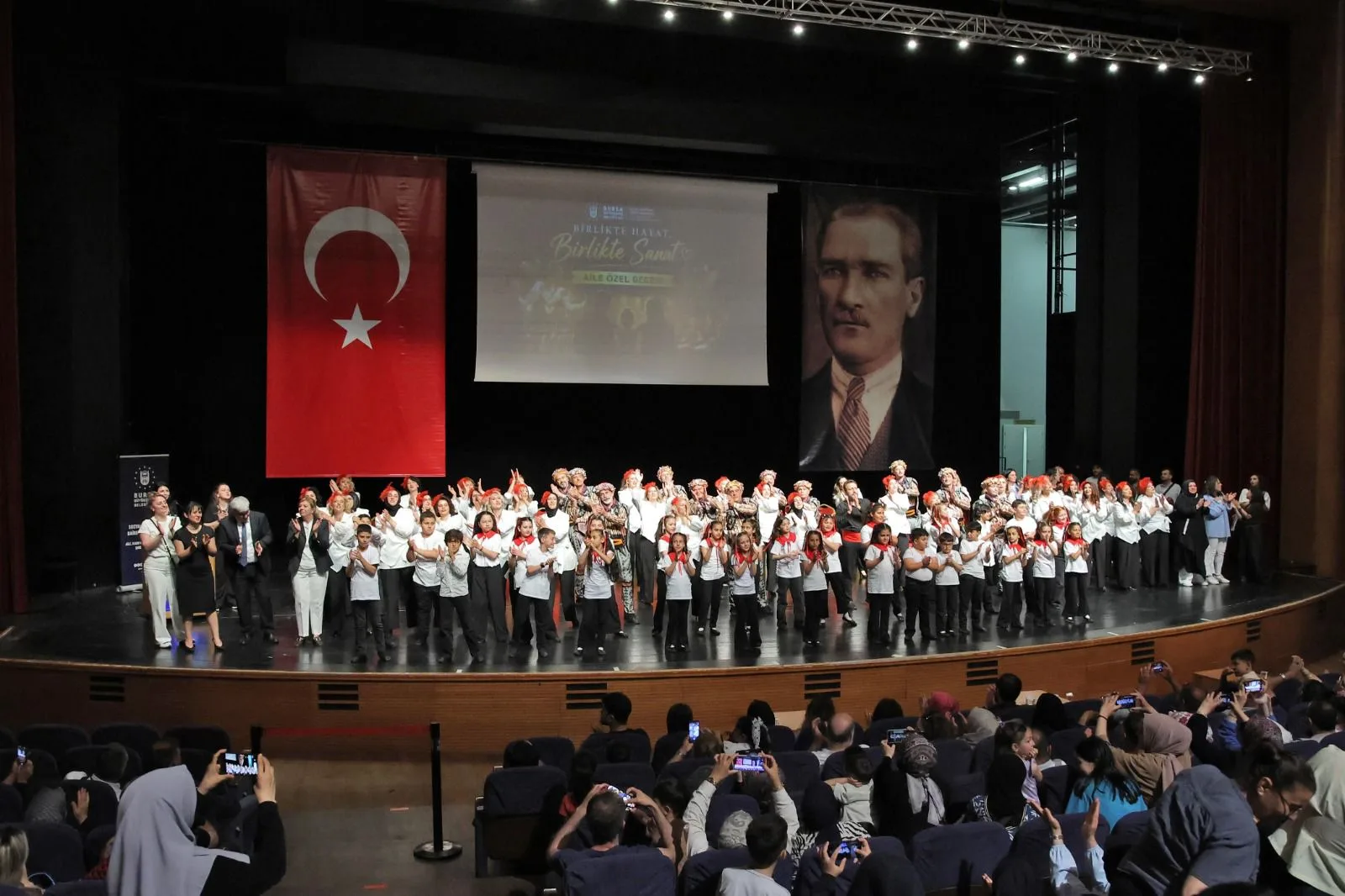 Büyükşehir’den ailelere özel sanat gecesi