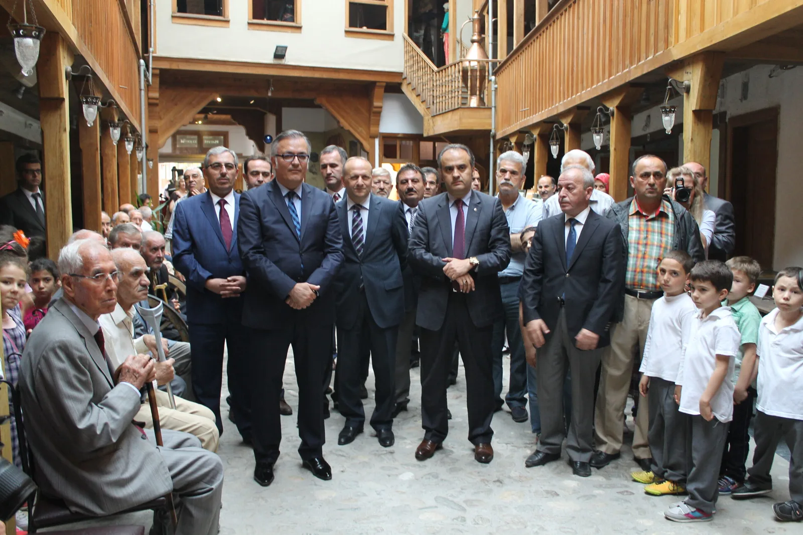 İlk mektebin fotoğraf sergisi