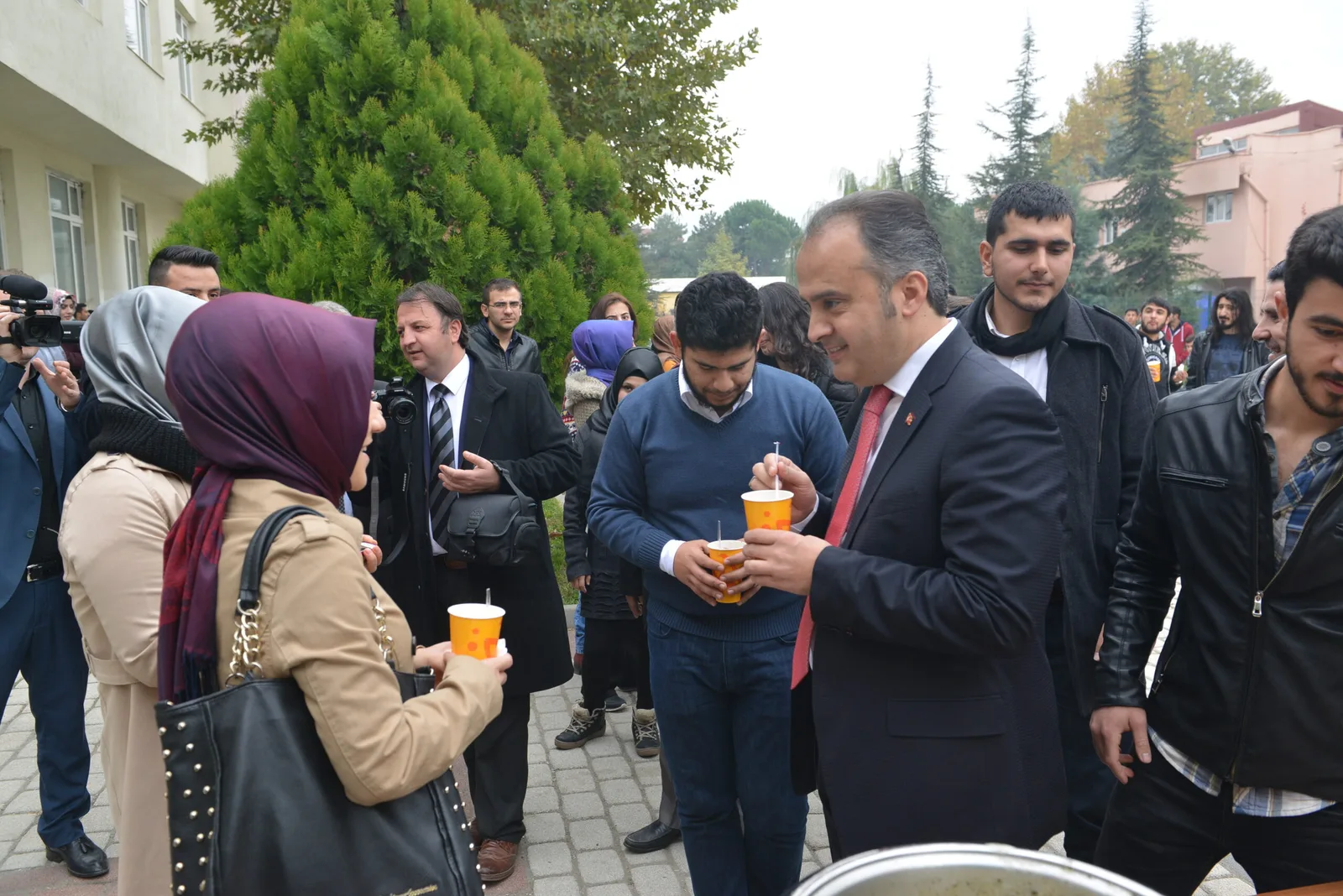 Belediyeden İMYO'lu öğrencilere çorba ikramı
