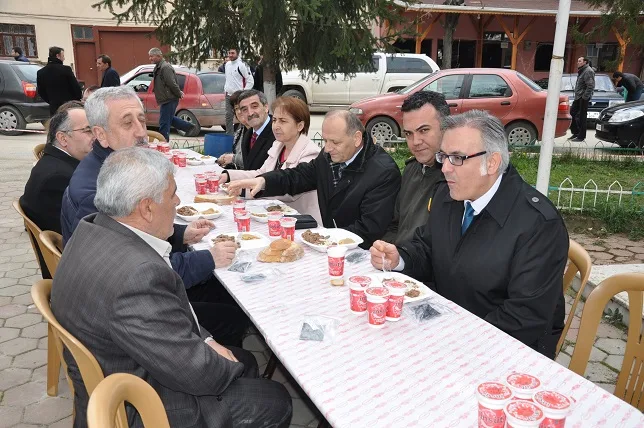 Edebey geleneği bozmadı