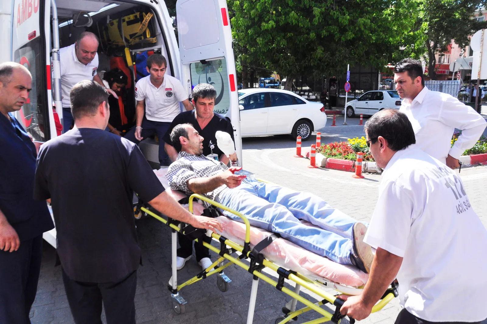 Elini makineye kaptıran işçi ağır yaralandı