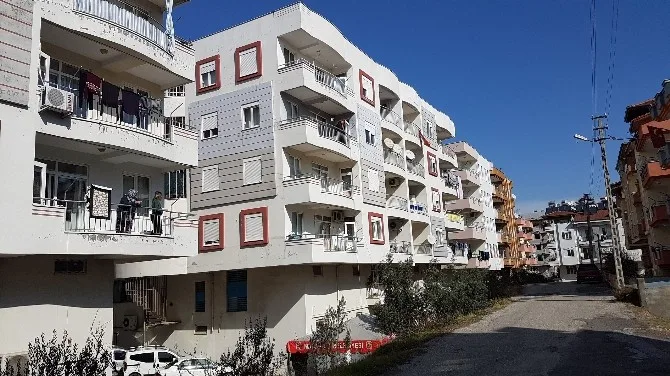 3Üncü Kattan Düşen Emekli Ormancı Hayatını Kaybetti