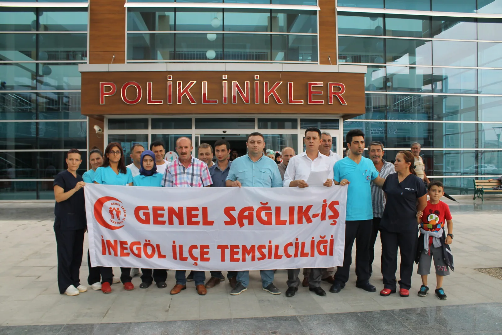 Sağlık personeline sahip çıkılmalı