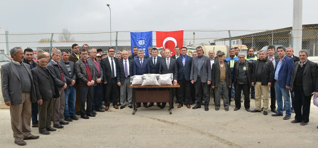 Çiftçilere yonca tohumu dağıtıldı