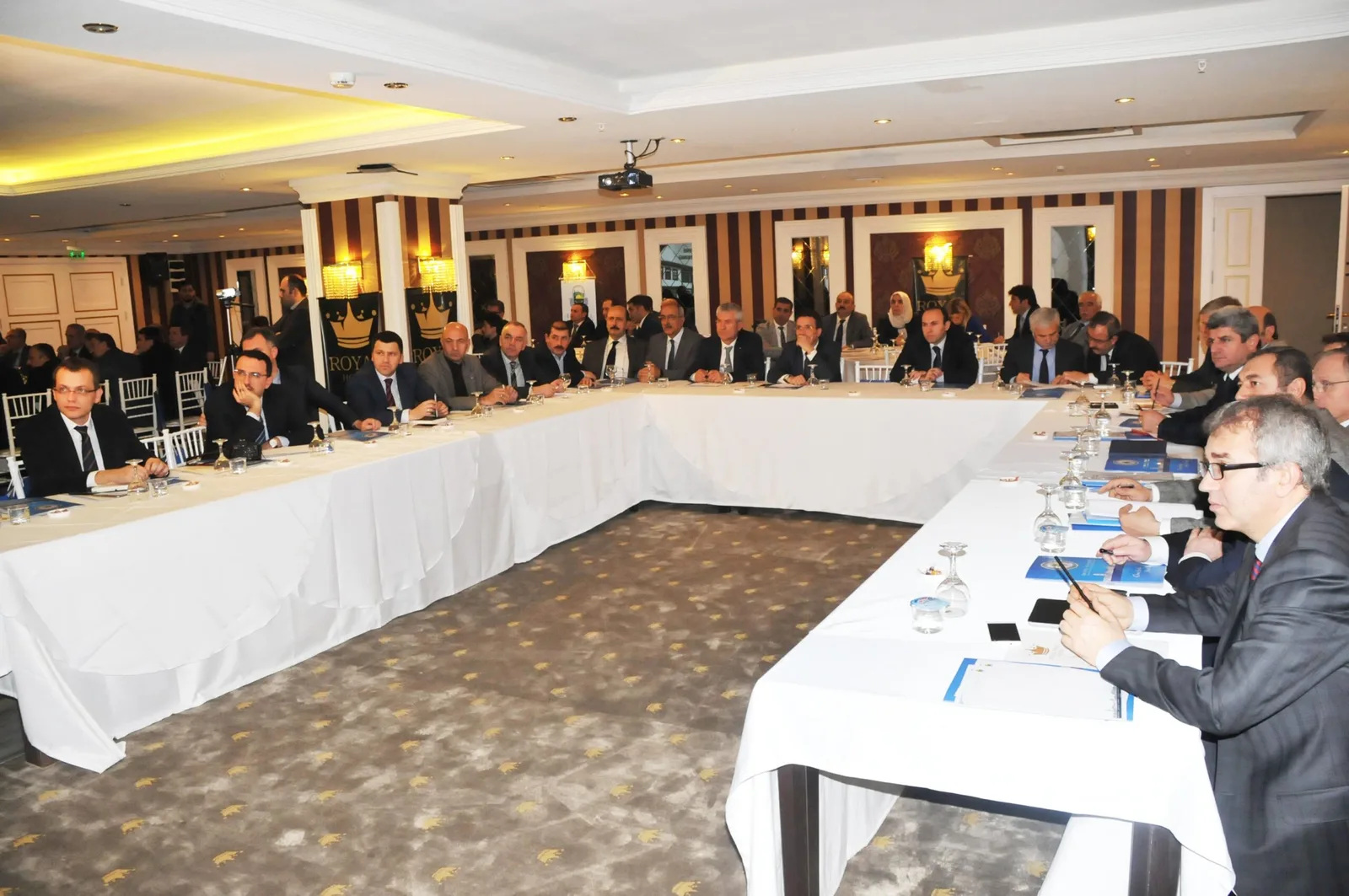AK PARTİLİ BELEDİYE BAŞKANLARI TOPLANTISINDA; İnegöl masaya yatırıldı