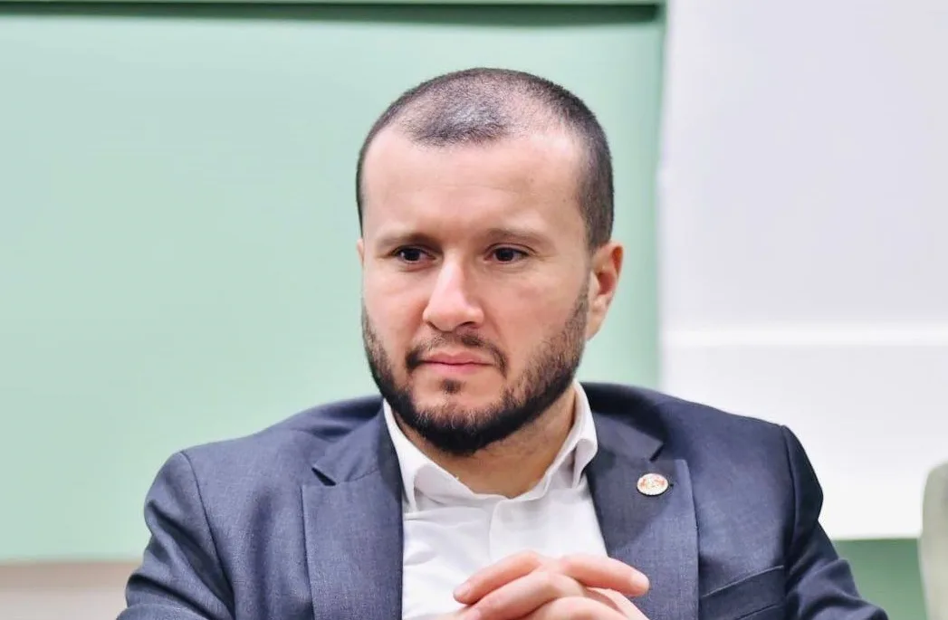 'İYİ Partililer, 8 yıl önce MHP’den istifa ettiklerinde neden makamlarını bırakmadılar?"