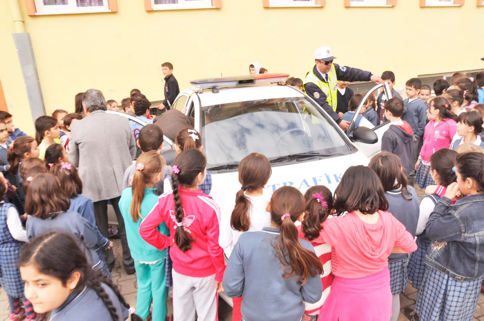 Emniyetten öğrencilere trafik dersi