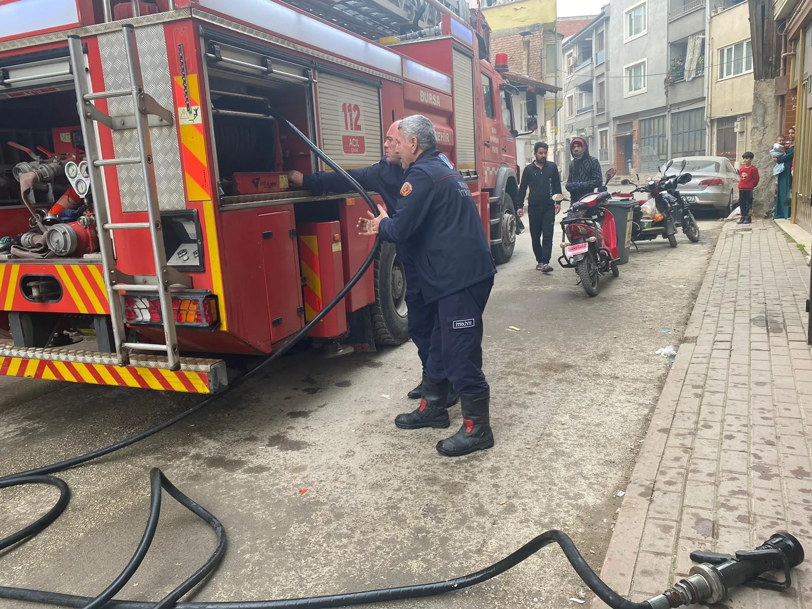 Ocakta unutulan yemek yangına neden oldu