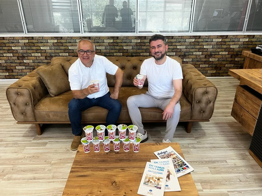İnegöl’de öğrenciler “Bordo-Beyaz ayran” içecek