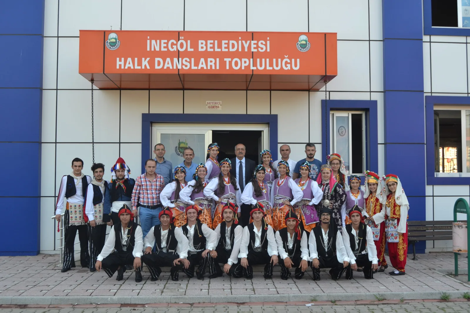 Halk Dansları Topluluğu Kıbrıs'ta sahne alacak