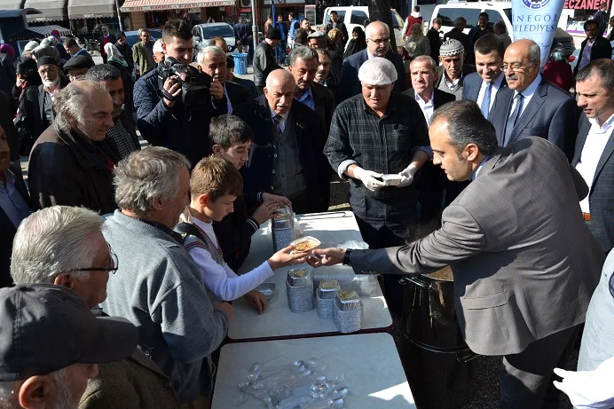 Belediyeden 3 bin kişilik aşure