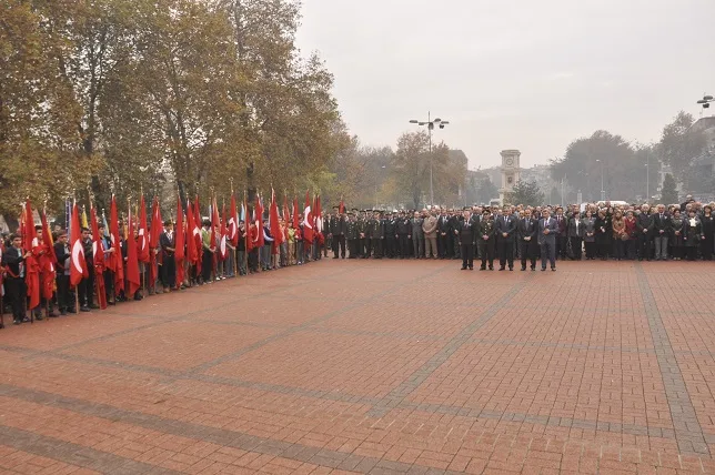 İnegöl Atatürk’ü andı
