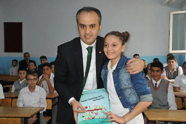 Eğitime desteğe devam