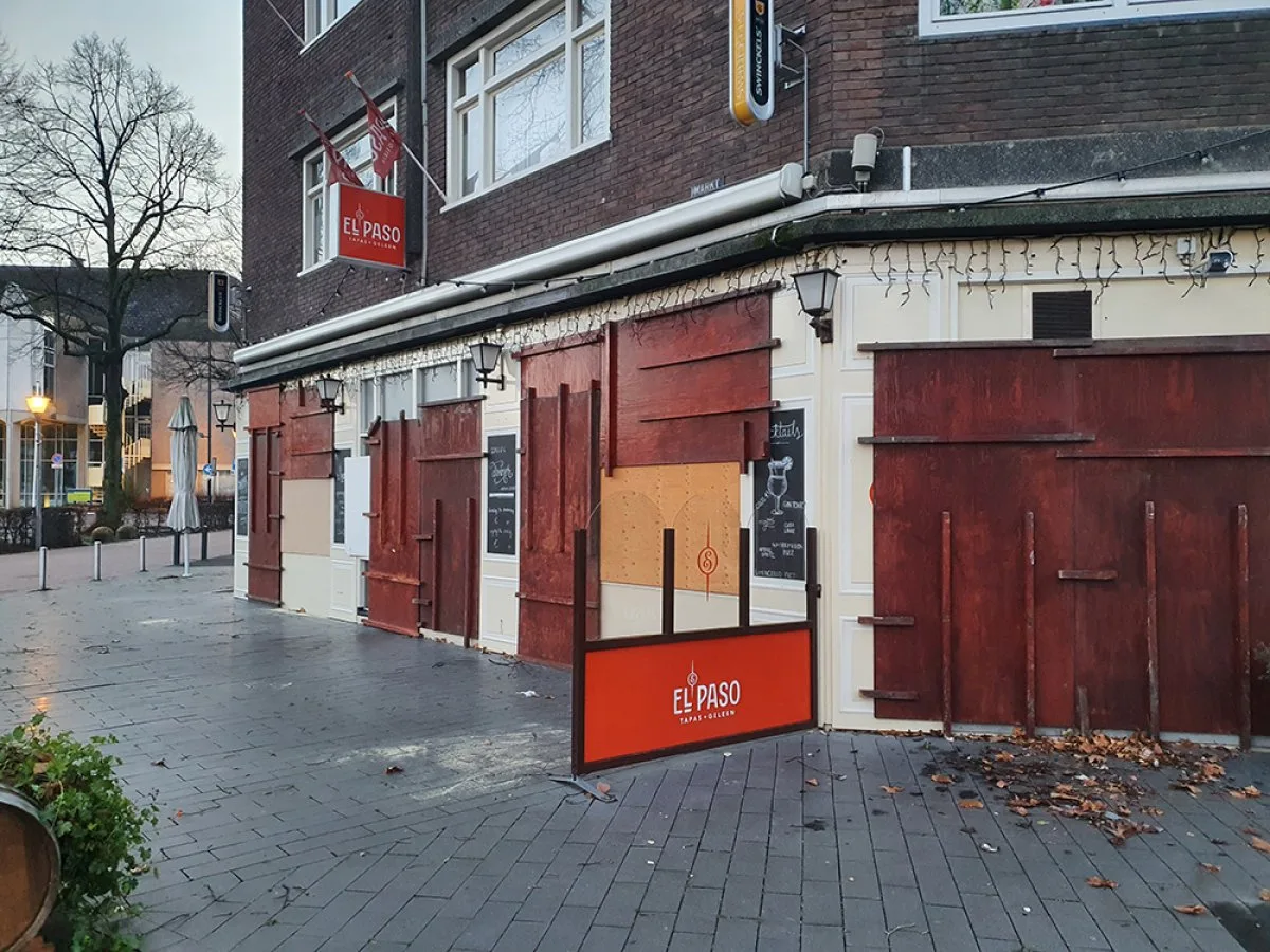 Hollanda da sokağa çıkma kısıtlamasına karşı protestolar devam ediyor #4