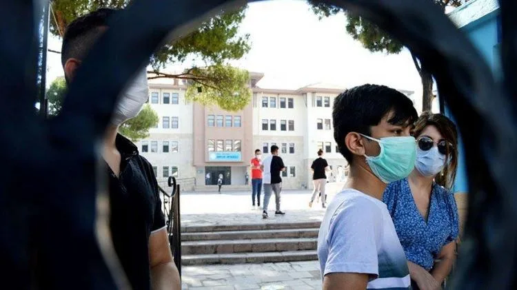 Okullar açılacak mı? Bilim Kurulu Üyesi Prof. Dr. Tevfik Özlü'den son dakika açıklaması