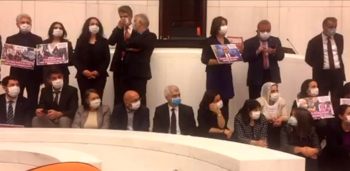 HDP li vekiller Meclis te eyleme başladı #2
