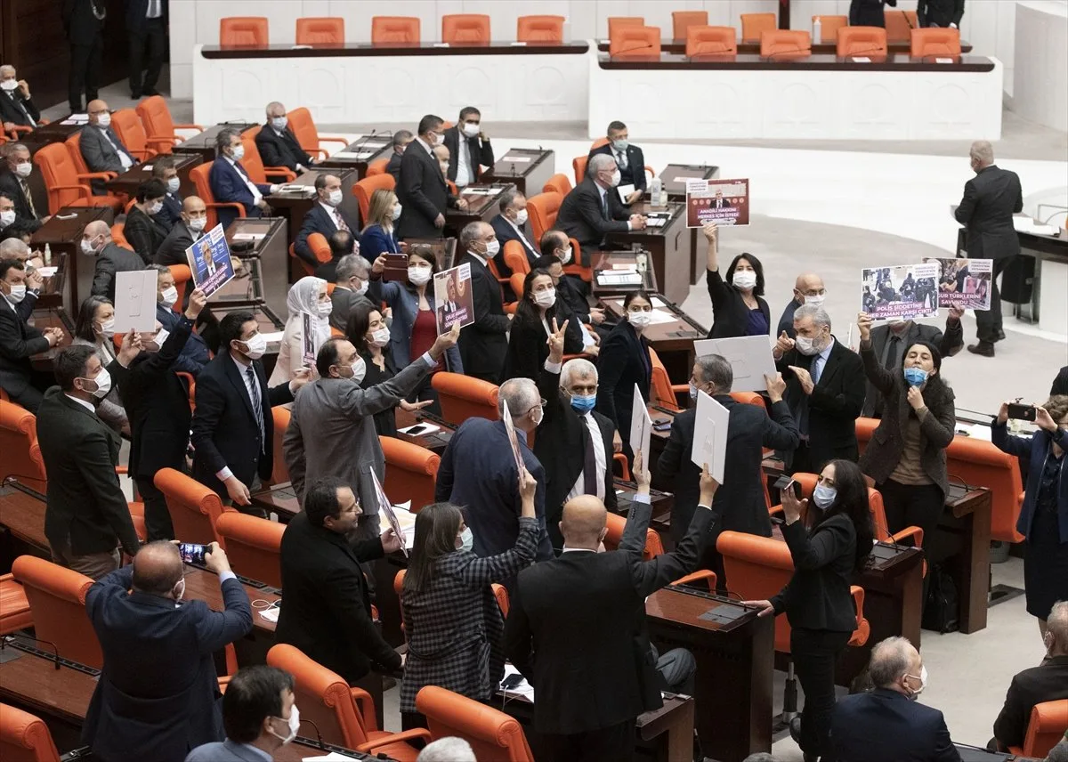 Canan Kaftancıoğlu, vekilliği düşürülen Ömer Faruk Gergerlioğlu na sahip çıktı #2