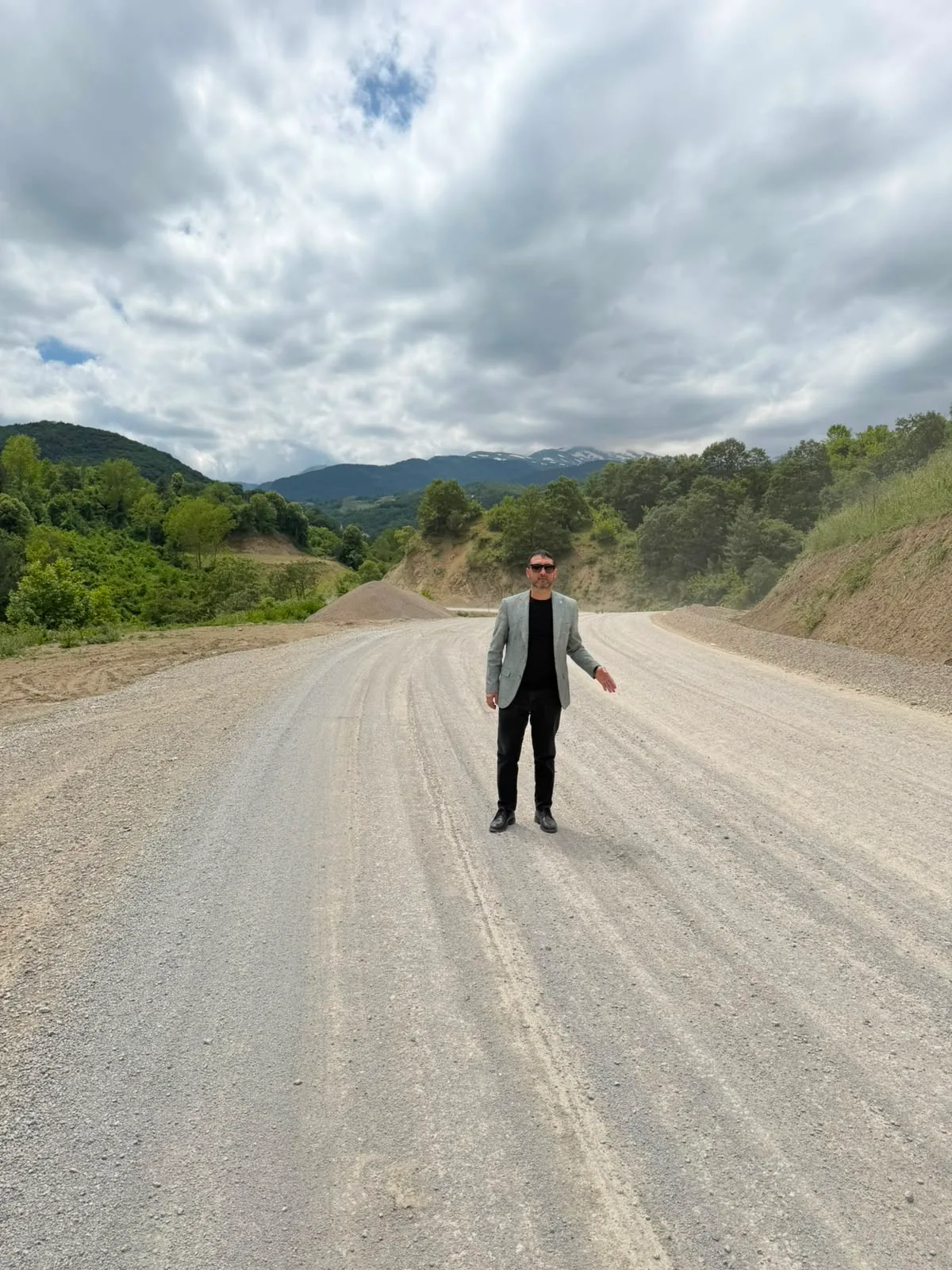 “Turgutalp Mahallesi Yolu Acilen Asfaltlanmalı”