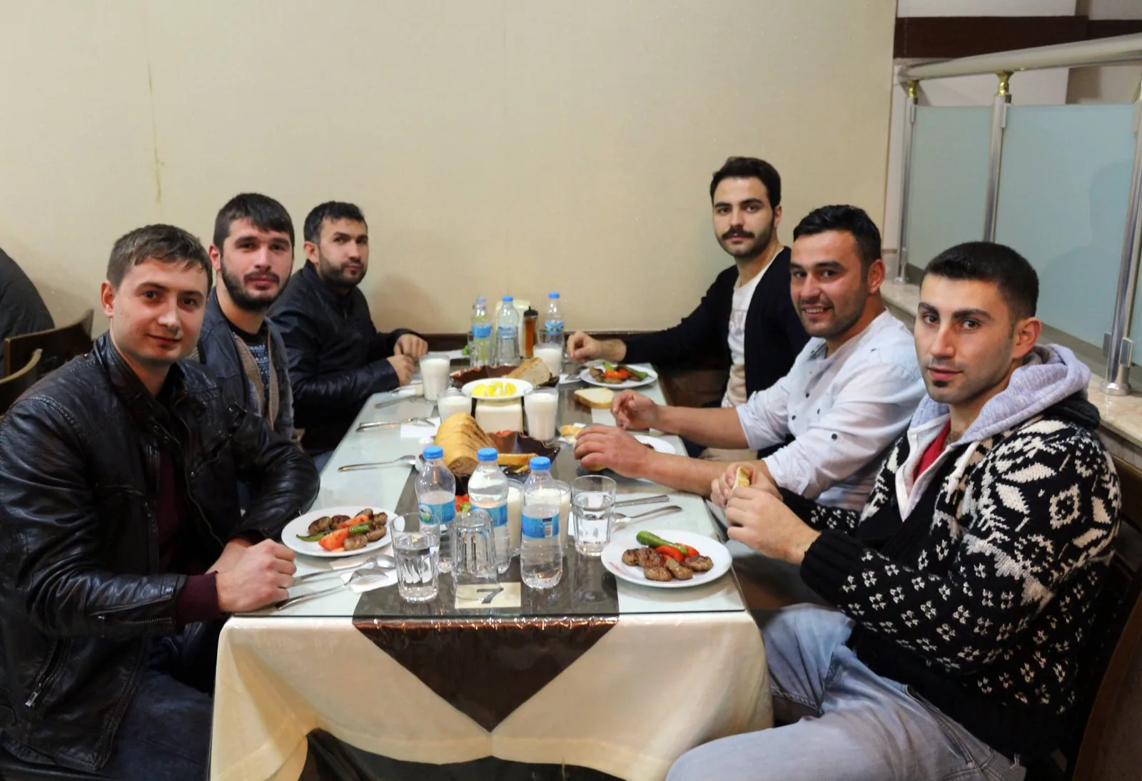 İsaörenspor’dan moral yemeği